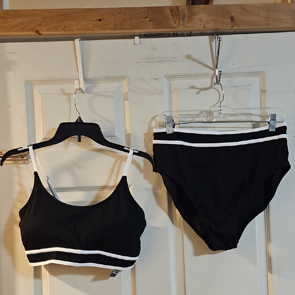 BMJL WOMENS 2 PIECE RIBBED BIKINI SET: BLACK: NEW WITH TAGS: SIZE XL